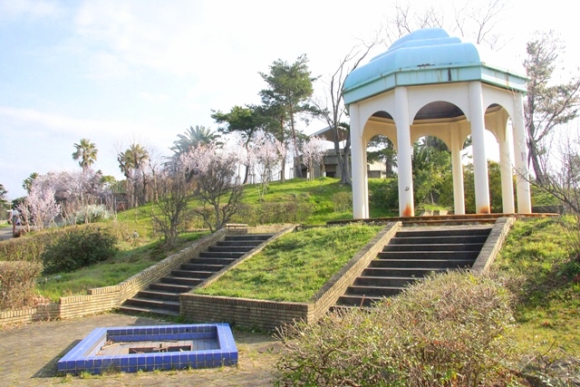 花博記念公園鶴見緑地 山のエリア、国際庭園のイラン庭園