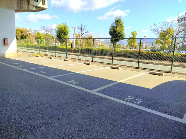 国道24号高架下駐車場とバスか自転車を利用して奈良観光